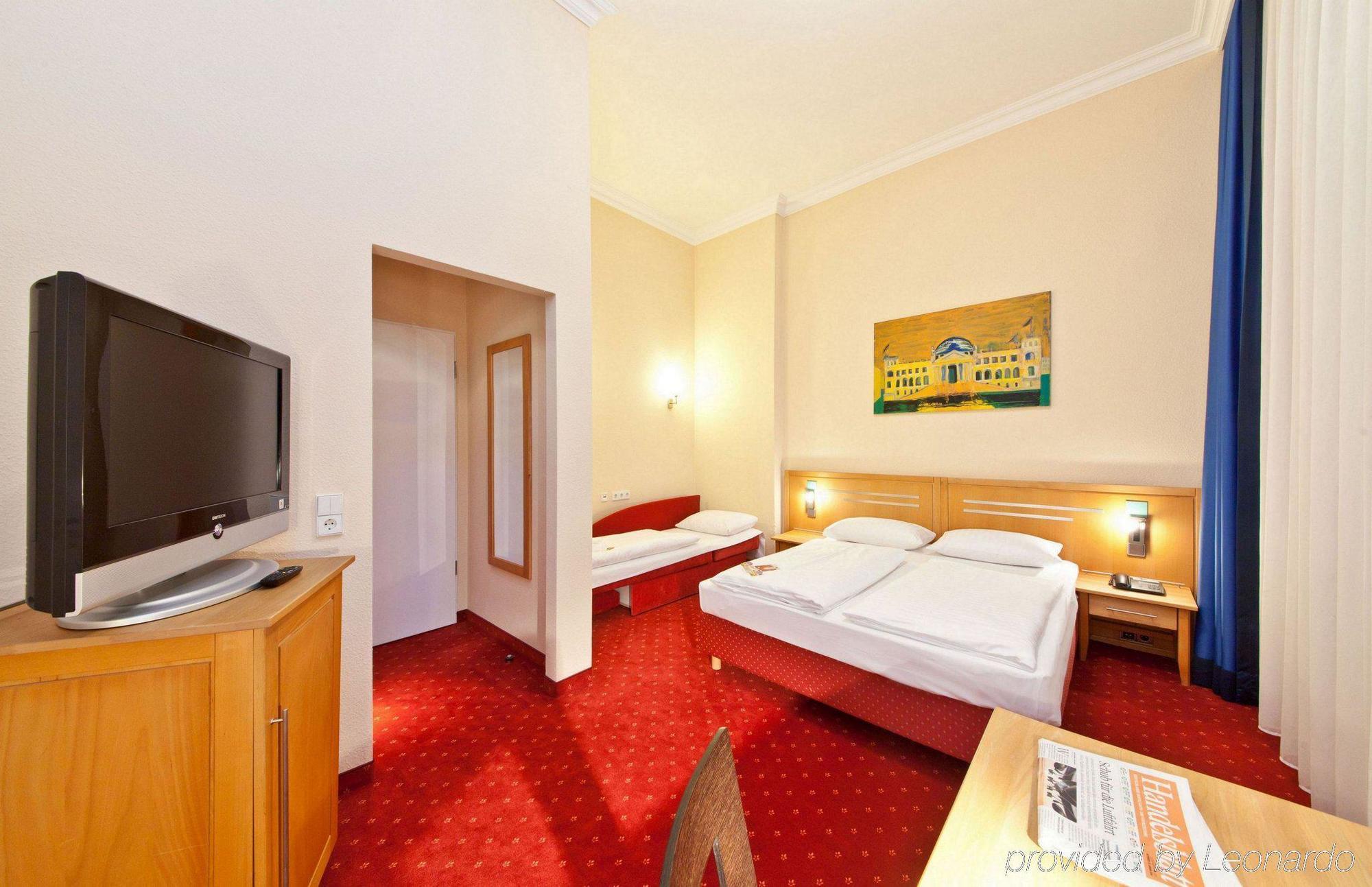 Novum Hotel Gates Berlin Charlottenburg Exterior foto