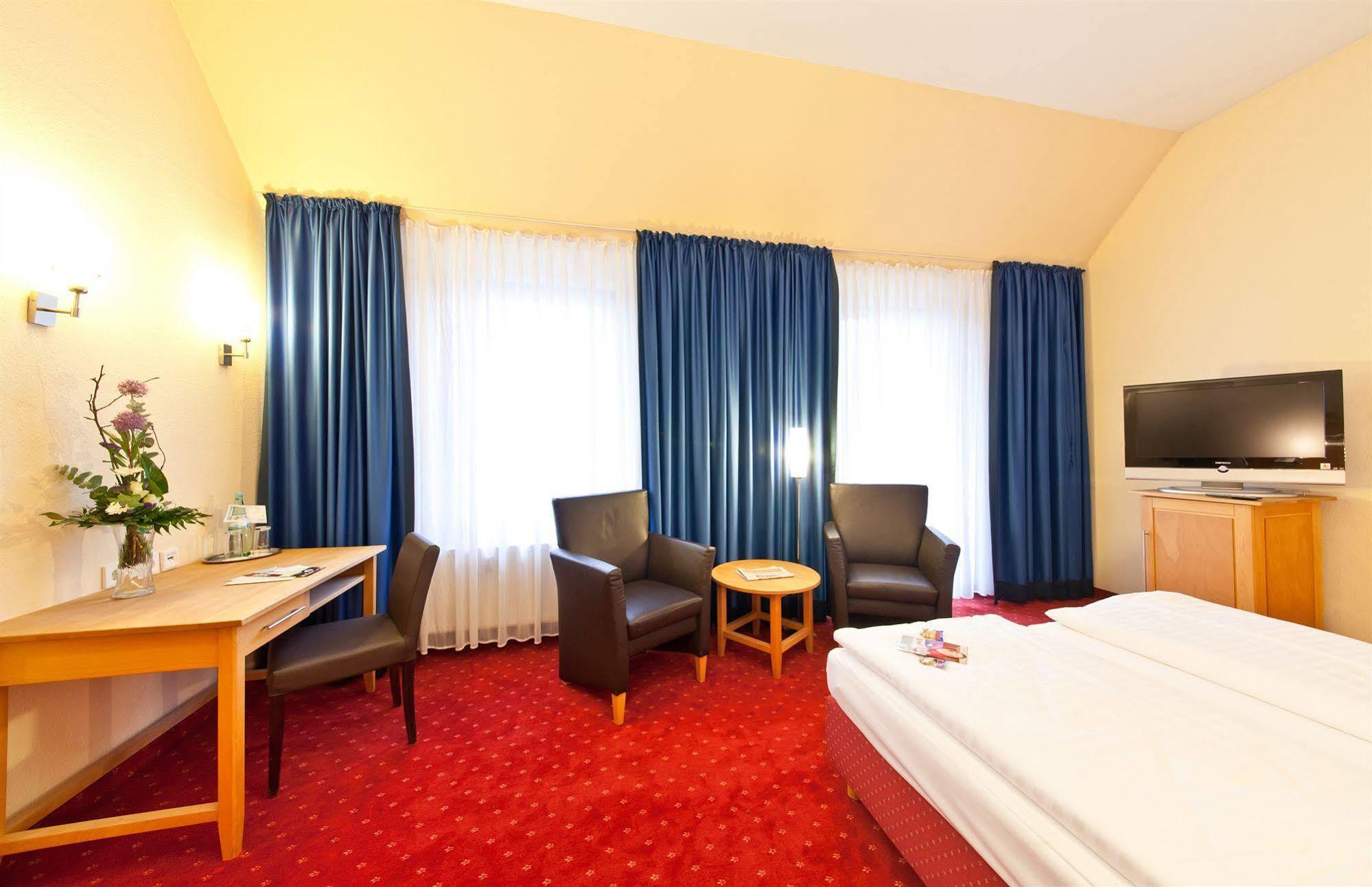 Novum Hotel Gates Berlin Charlottenburg Exterior foto